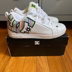 DC skate shoes